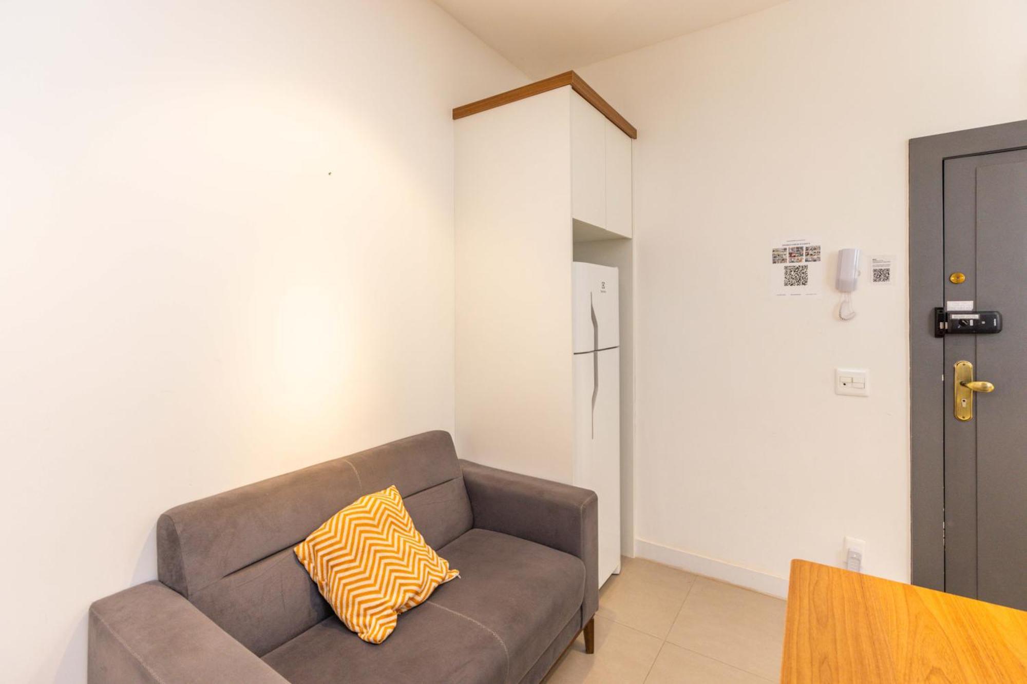 Apartment Studio's Monsieur Leblon
